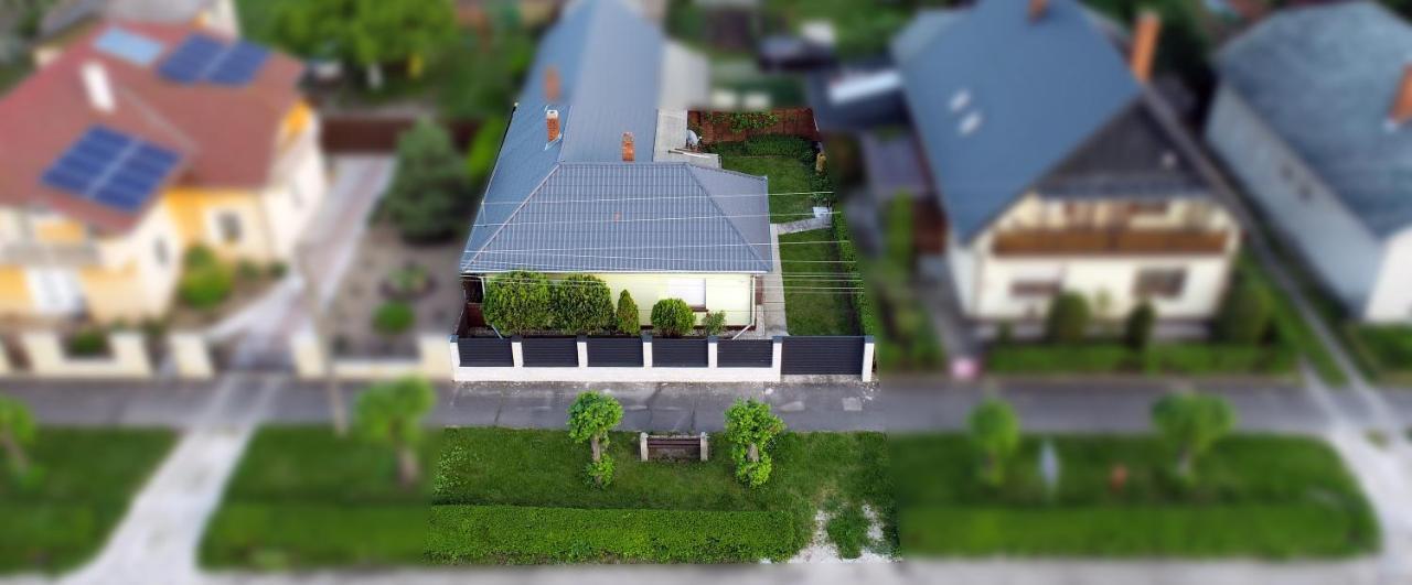 Estike Lejlighed Balatonlelle Eksteriør billede